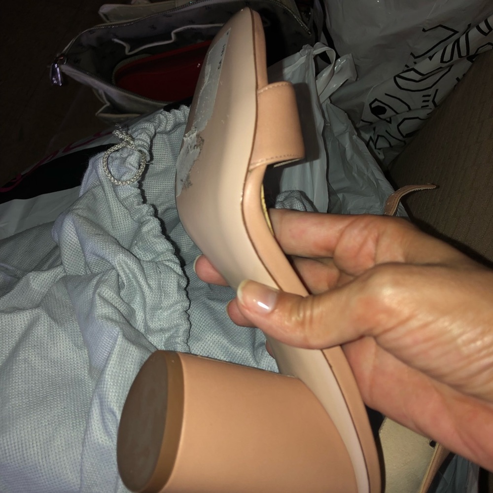 Stuart  Weitzman - Picture 8 of 8